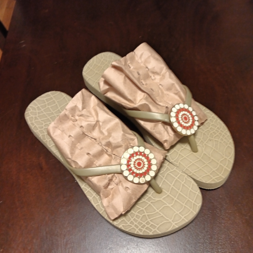 Women's Sandals Sooo Cute Size 8